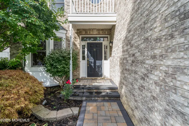 $790,000 | 11 Turnberry Drive, Manalapan, NJ 07726