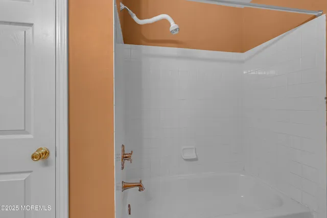 $790,000 | 11 Turnberry Drive, Manalapan, NJ 07726