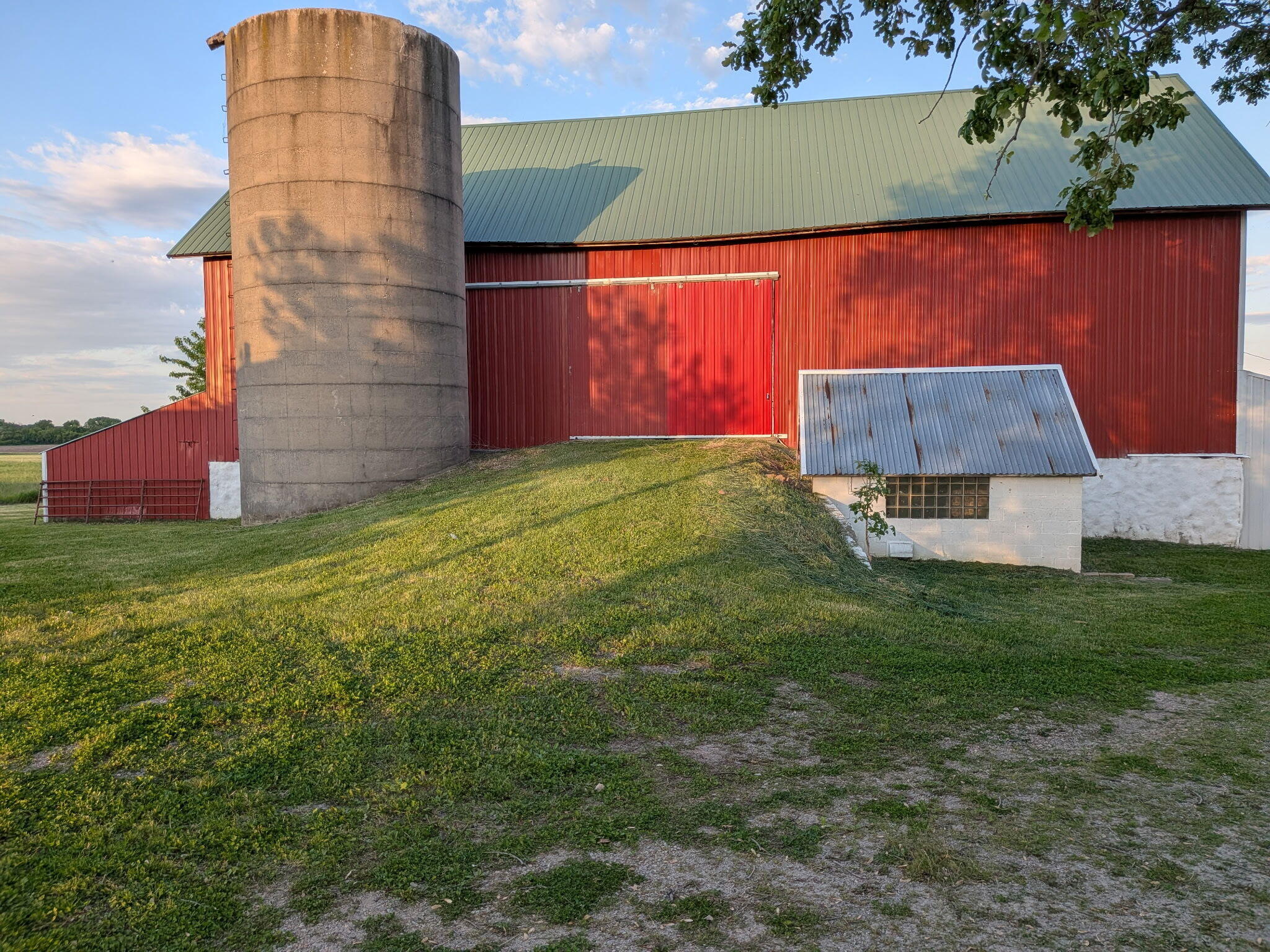 W12040 Sullivan Road Portland, WI 53594 - Photo 15 of 57 Barn
