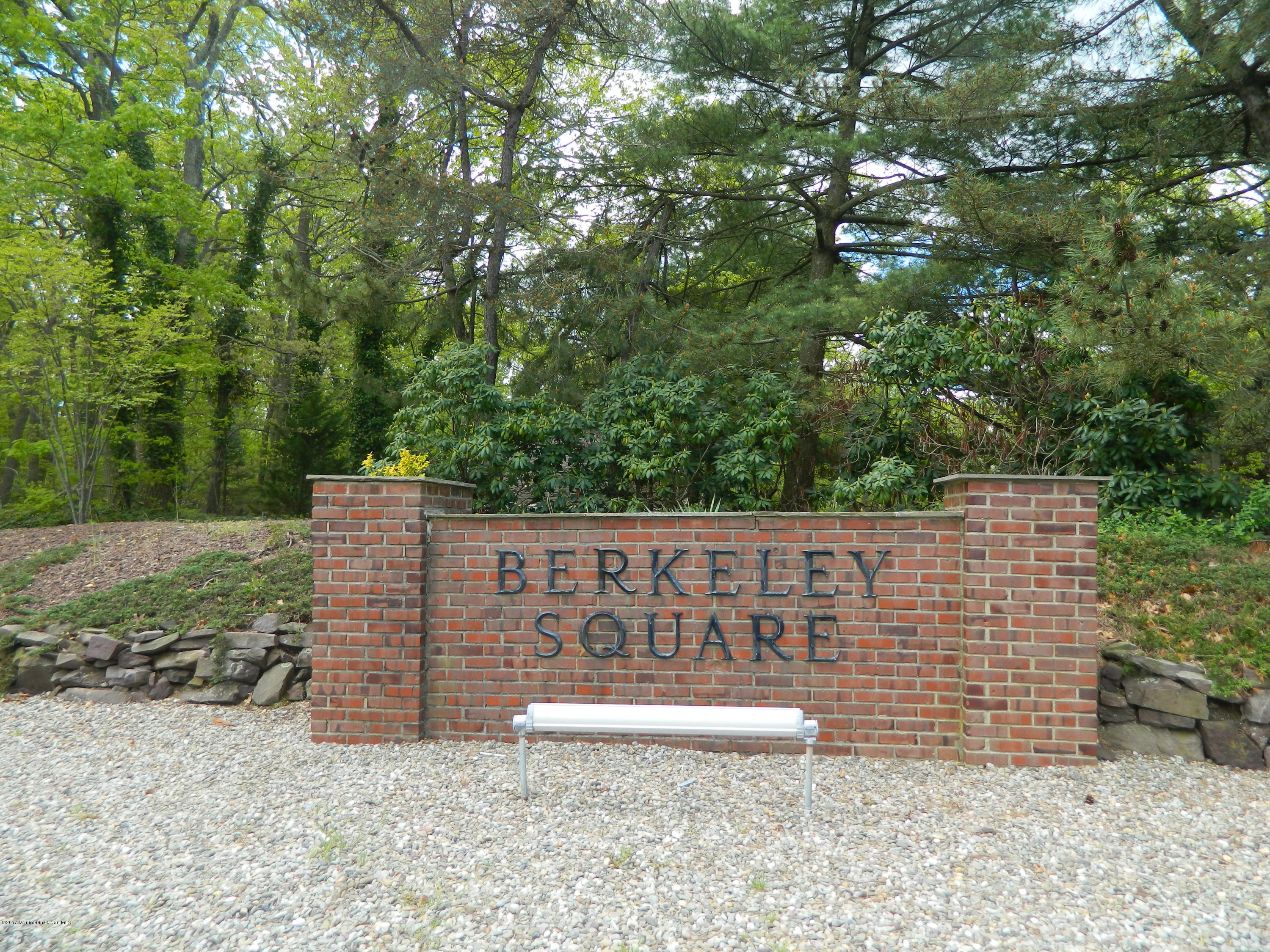 2 Berkeley Square Brielle, NJ 08730 - Photo 1 of 17 2013-05-29 19.25.44