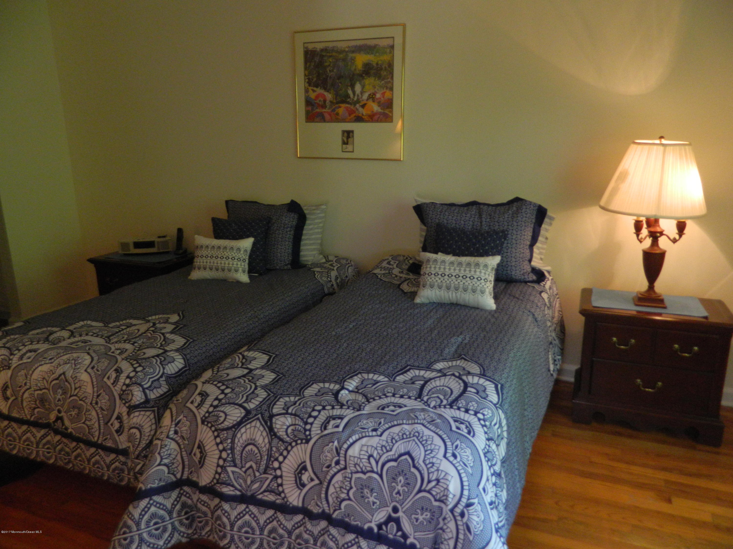 2 Berkeley Square Brielle, NJ 08730 - Photo 10 of 17 2013-05-29 19.32.25