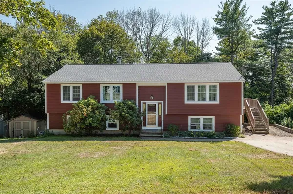$579,900 | 8 Old County Road, Amesbury, MA 01913