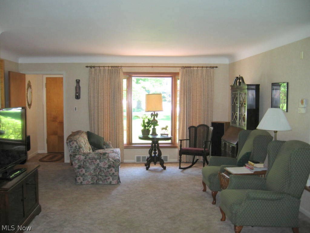 1588 Clubside Road Lyndhurst, OH 44124 - Photo 11 of 22