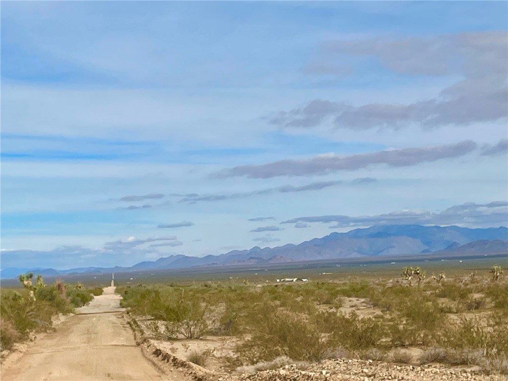 2100 South Lone Ranger Road Yucca, AZ 86438 - Photo 3 of 15 Good road access