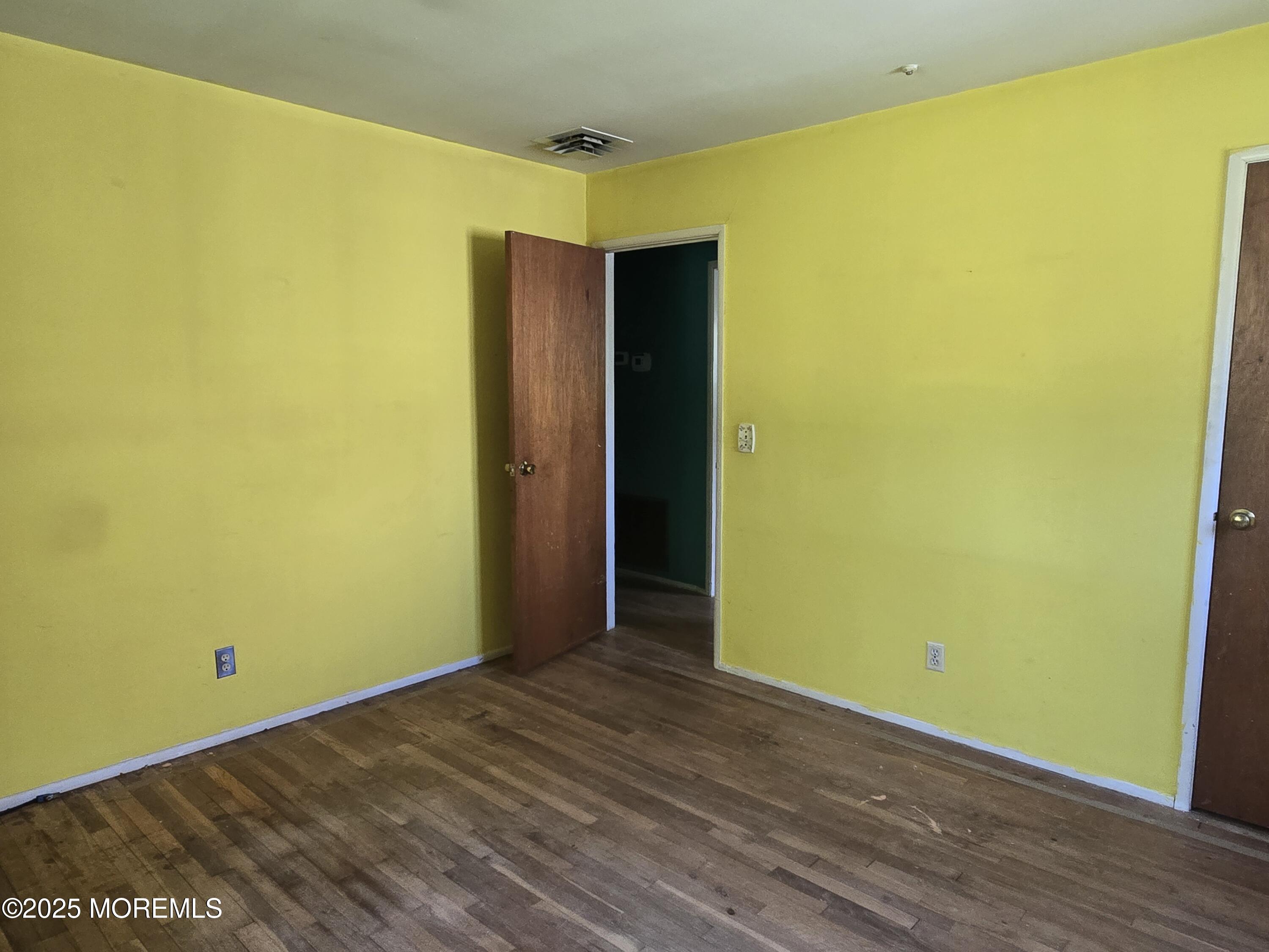 13 Mayfair Road Holmdel, NJ 07733 - Photo 13 of 31 20250512_132101