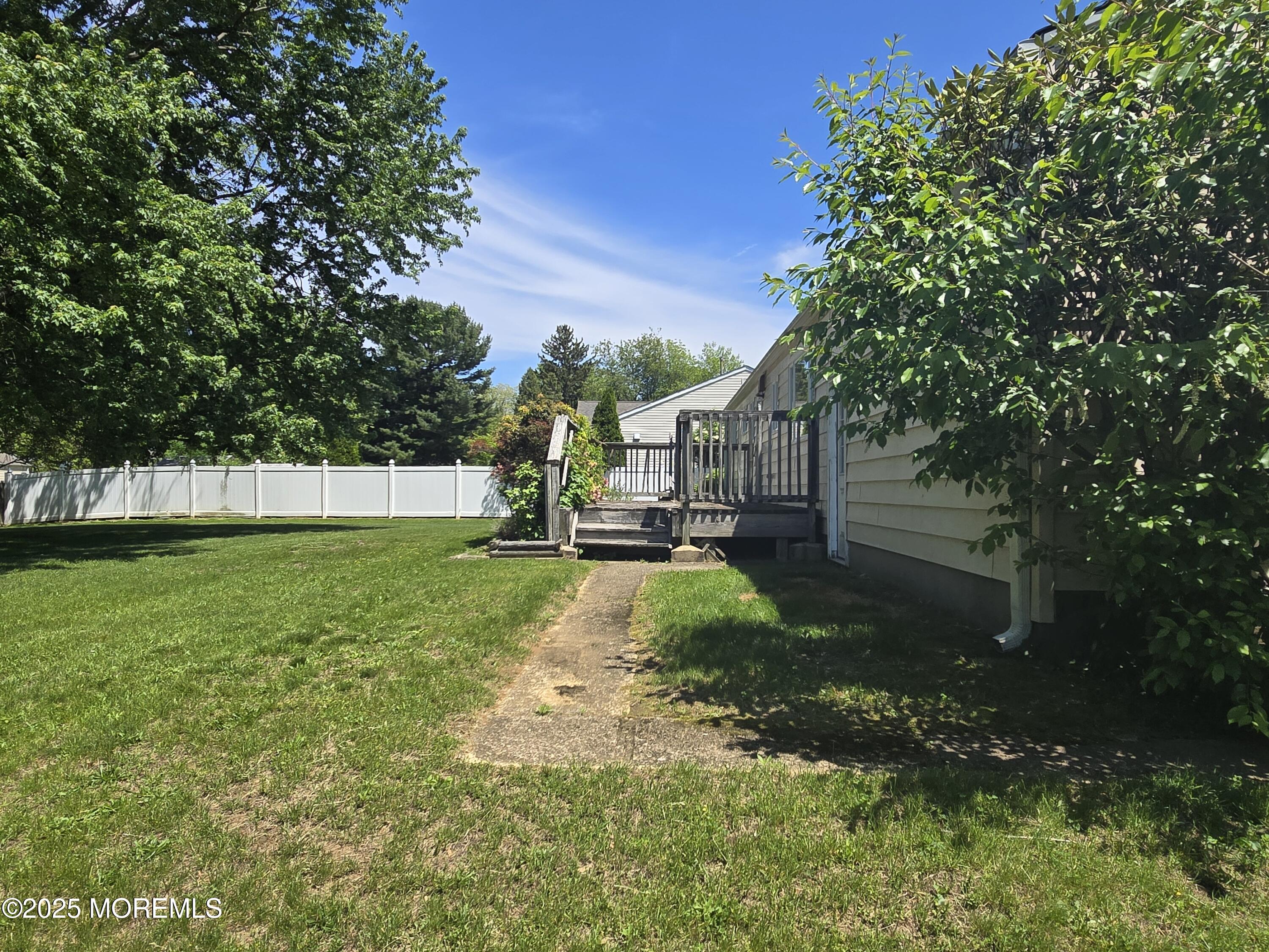 13 Mayfair Road Holmdel, NJ 07733 - Photo 19 of 31 20250512_132348