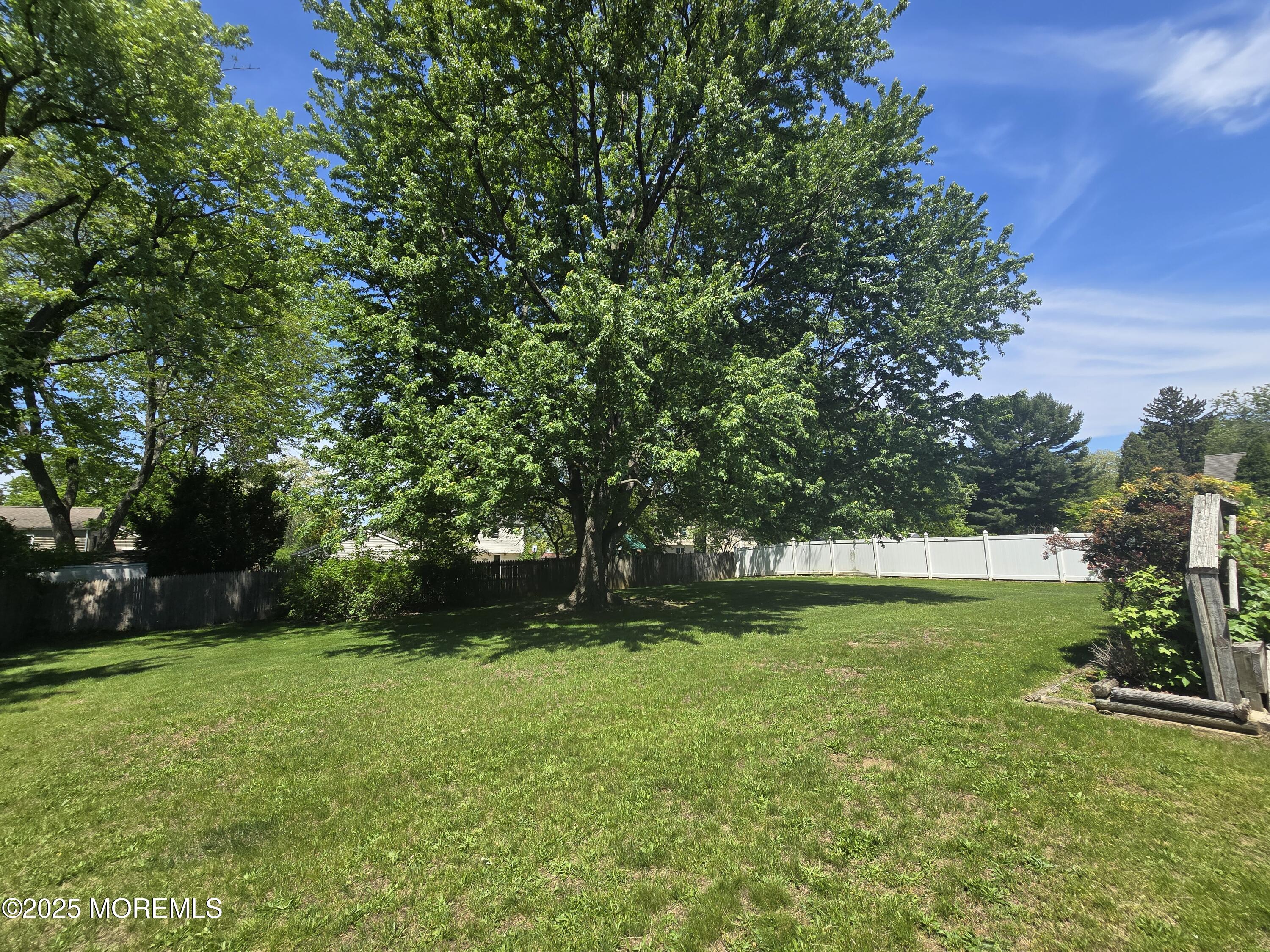 13 Mayfair Road Holmdel, NJ 07733 - Photo 20 of 31 20250512_132616