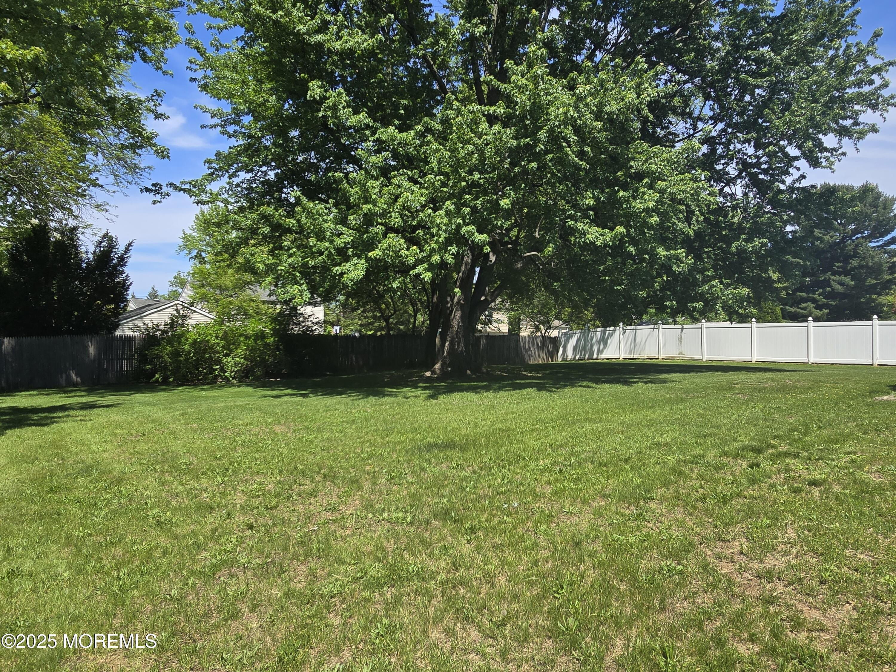 13 Mayfair Road Holmdel, NJ 07733 - Photo 27 of 31 20250512_132346