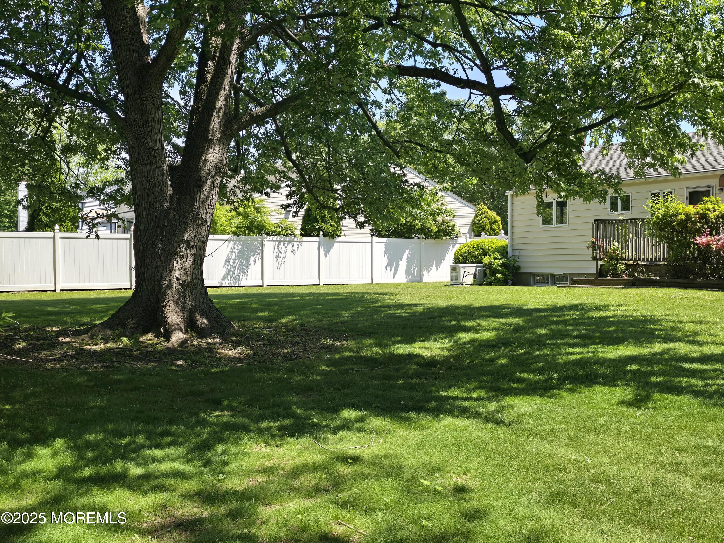 13 Mayfair Road Holmdel, NJ 07733 - Photo 30 of 31 20250512_132418