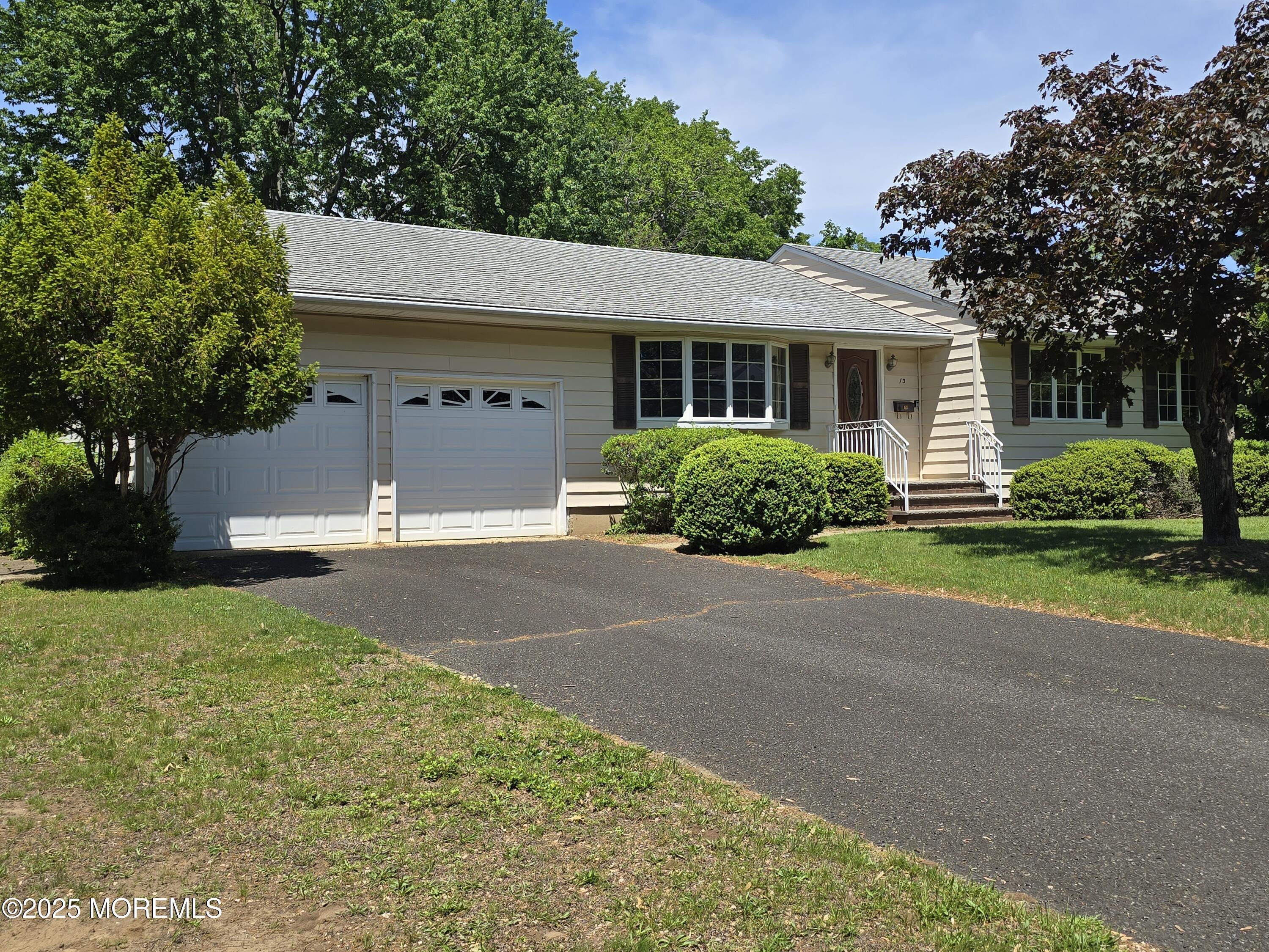 13 Mayfair Road Holmdel, NJ 07733 - Photo 3 of 31 20250512_131720