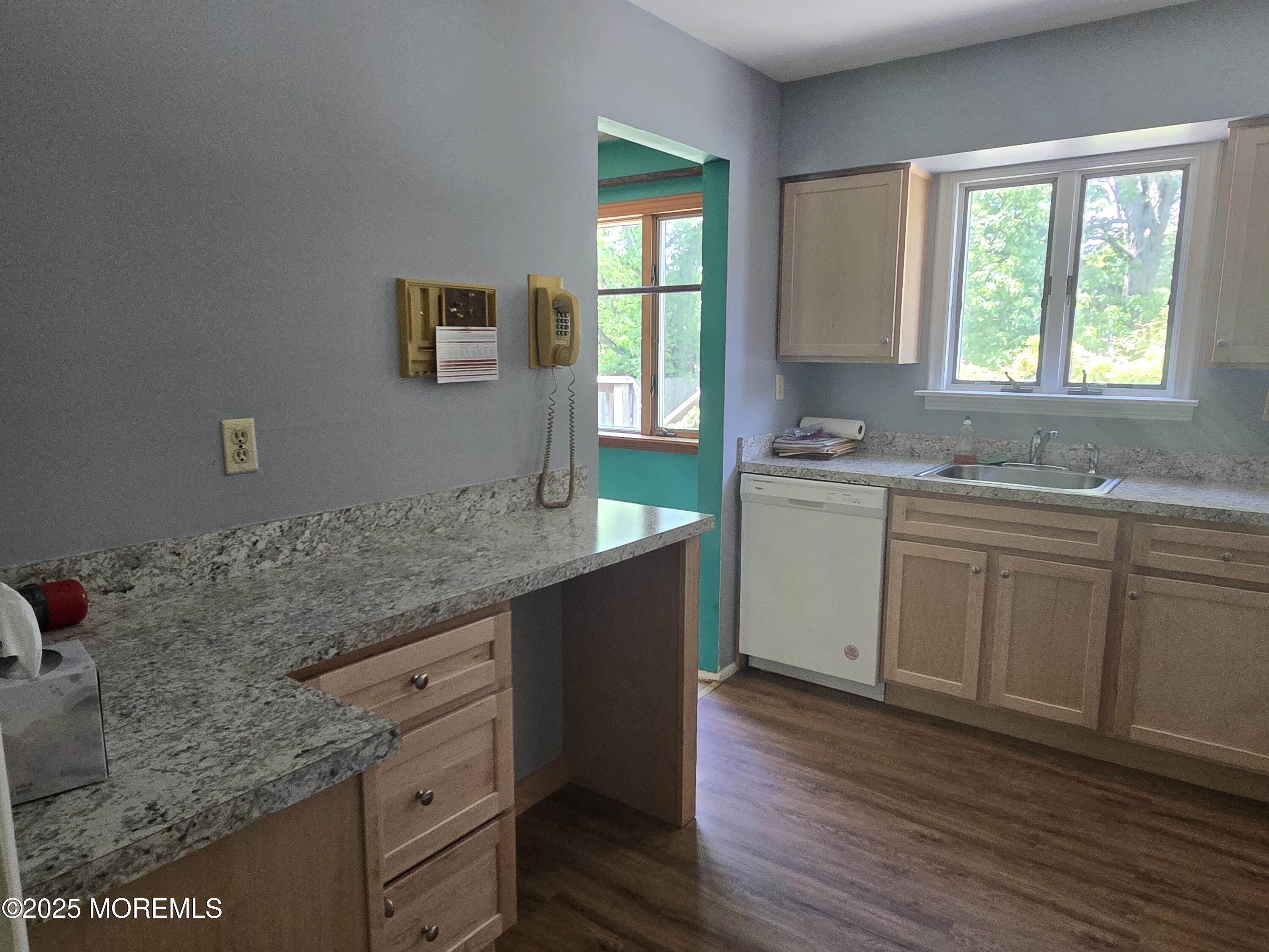 13 Mayfair Road Holmdel, NJ 07733 - Photo 5 of 31 20250512_132218