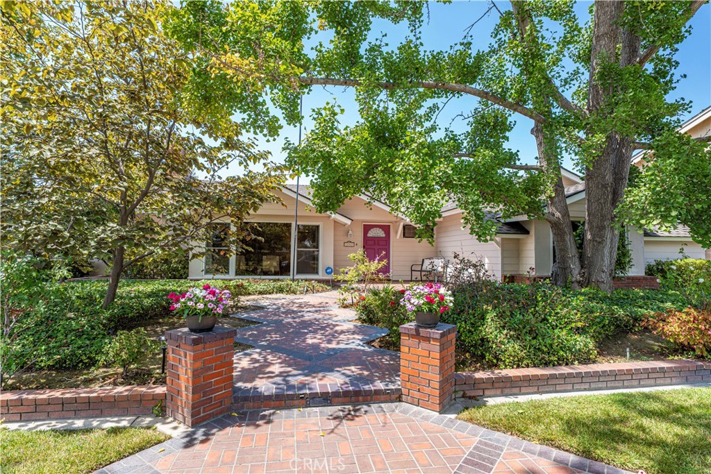 11521 Wembley Road Los Alamitos, CA 90720 - Photo 3 of 62 Gallery Image 3