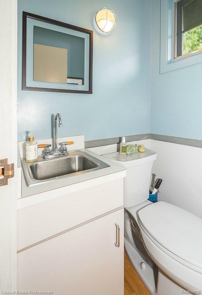 2963 Warren Road Ann Arbor, MI 48105 - Photo 21 of 57 MLS19_halfbath.jpg