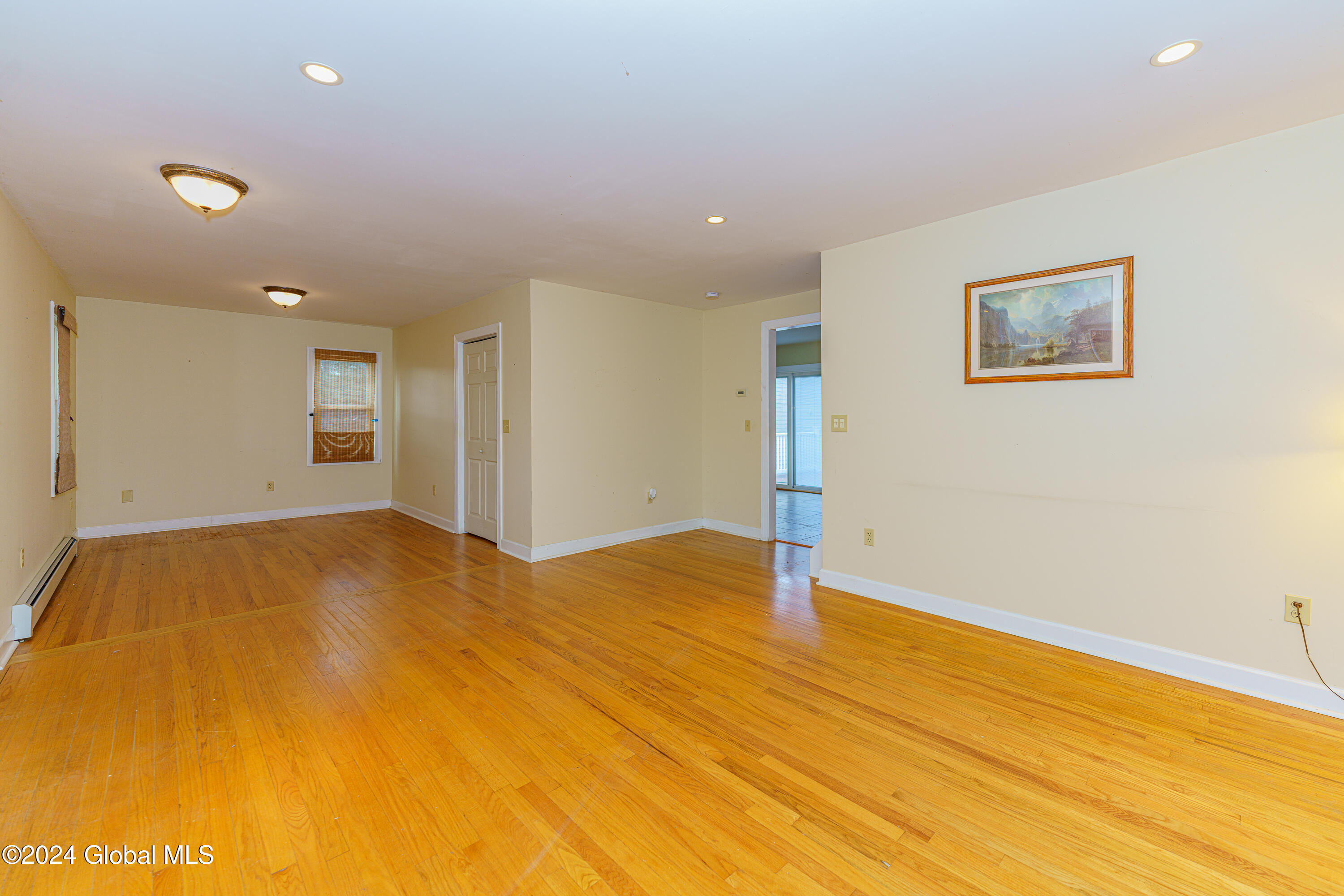 2931 River Road Melrose, NY 12121 - Photo 8 of 59 1 Livingroom 1
