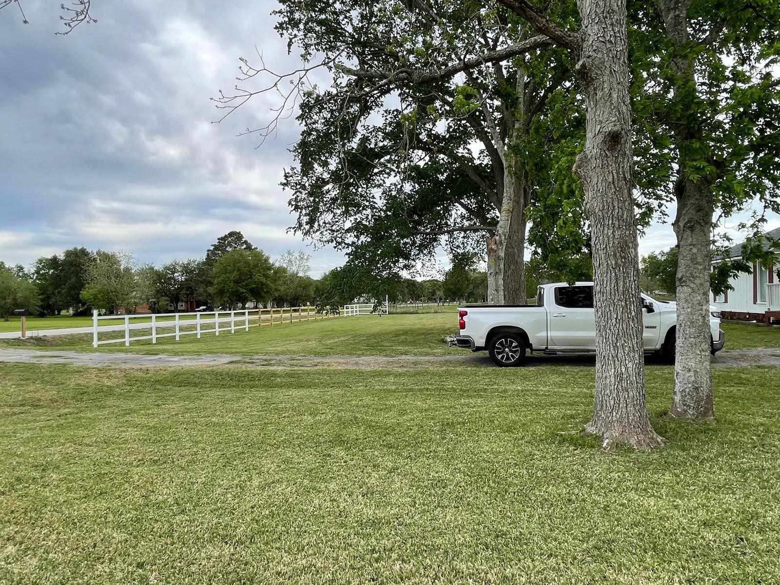 335 Carroll Road Richmond, TX 77469 - Photo 8 of 25 a view of a garden with house