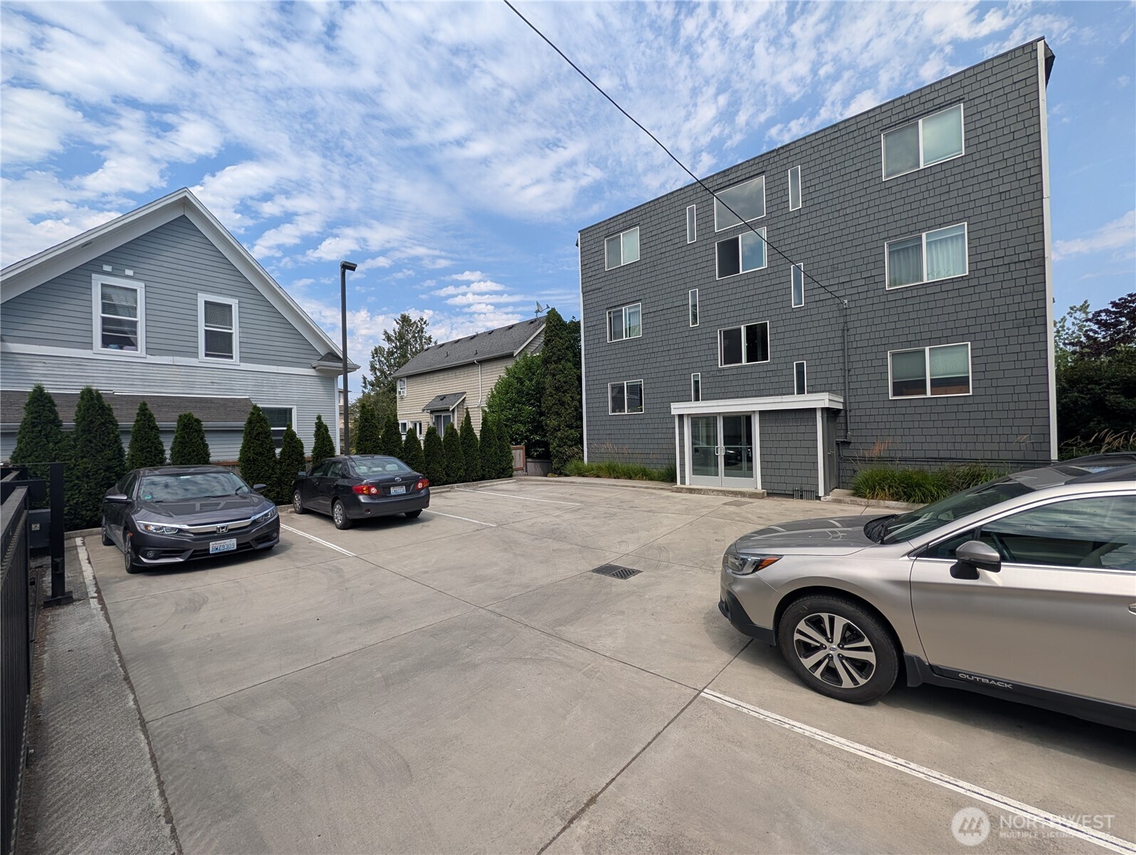1729 18th Avenue, Unit 201 Seattle, WA 98122 - Photo 18 of 19 Gallery Image 18