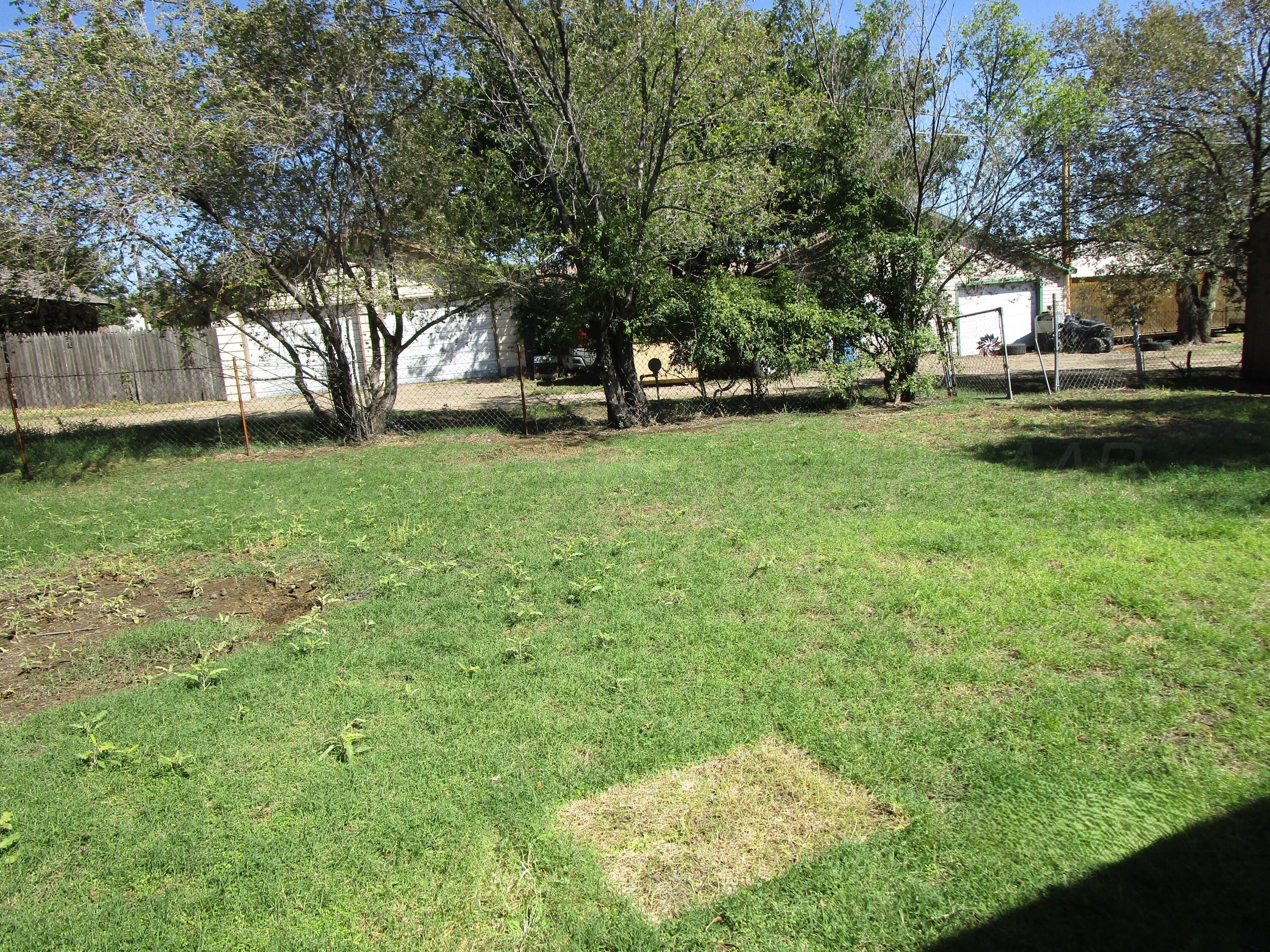 120 Elm Street Borger, TX 79007 - Photo 11 of 12 Backyard