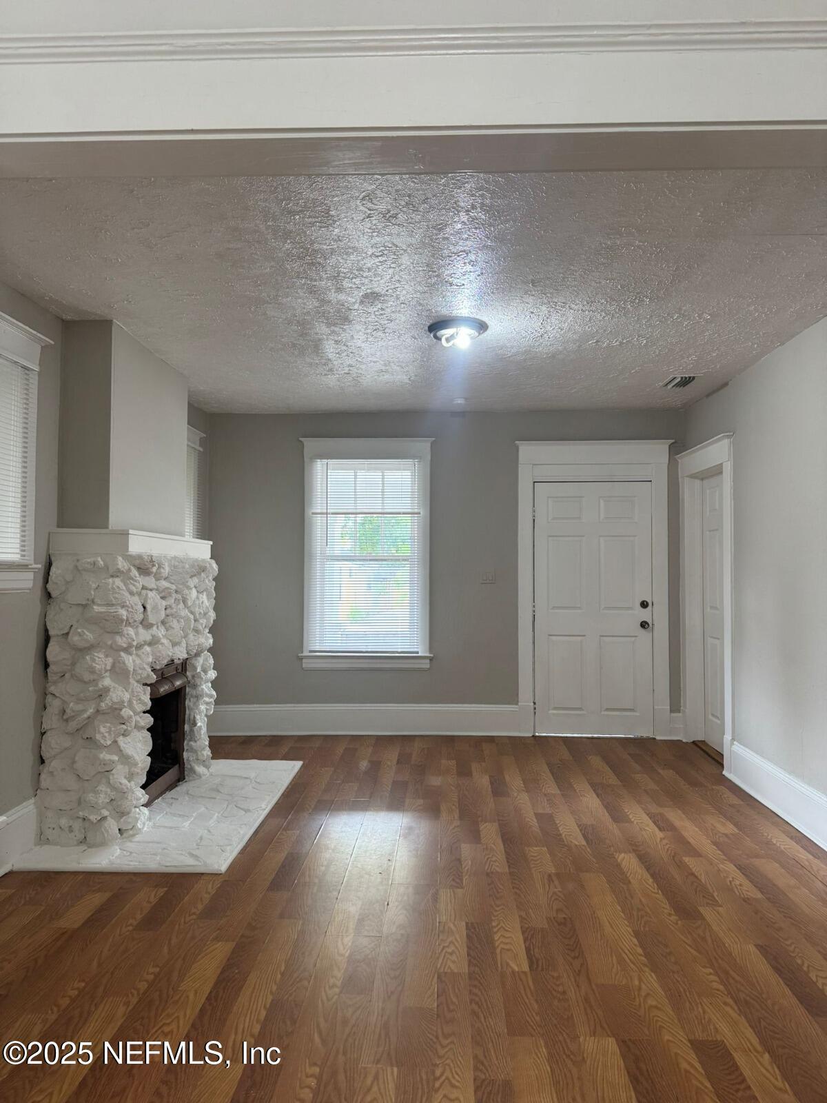 340 West 23rd Street Jacksonville, FL 32206 - Photo 3 of 13 a view of an empty room and window