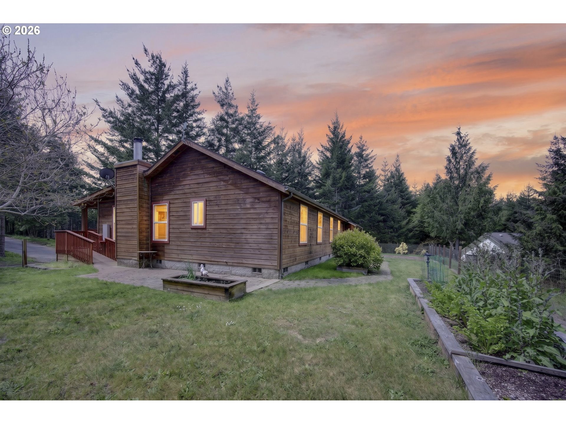 89453 Rustic Lane Florence, OR 97439 - Photo 9 of 46