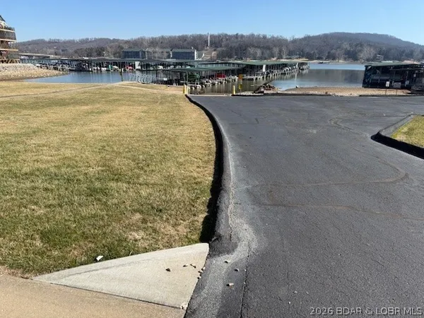$255,000 | 93 Cedar Glen Court, Unit 1B, Camdenton, MO 65020