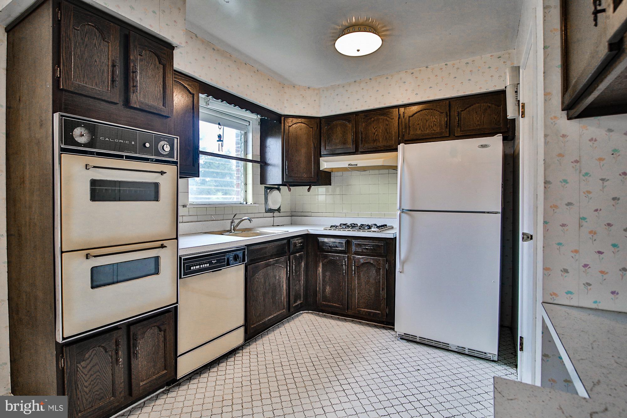 9954 Wingtip Road Philadelphia, PA 19115 - Photo 12 of 31 Gallery Image 12