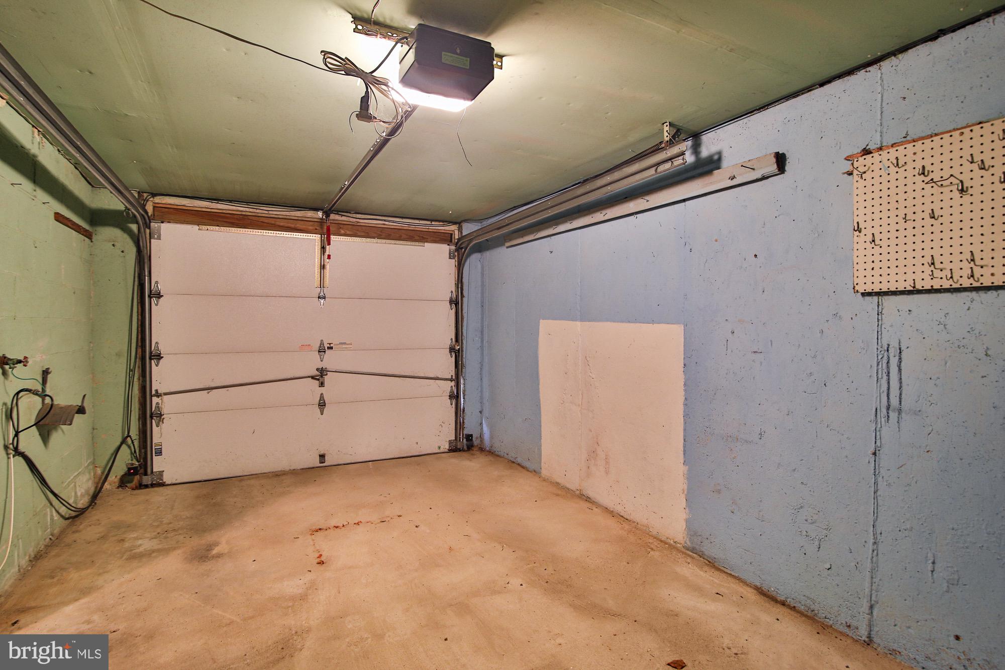 9954 Wingtip Road Philadelphia, PA 19115 - Photo 18 of 31 Gallery Image 18