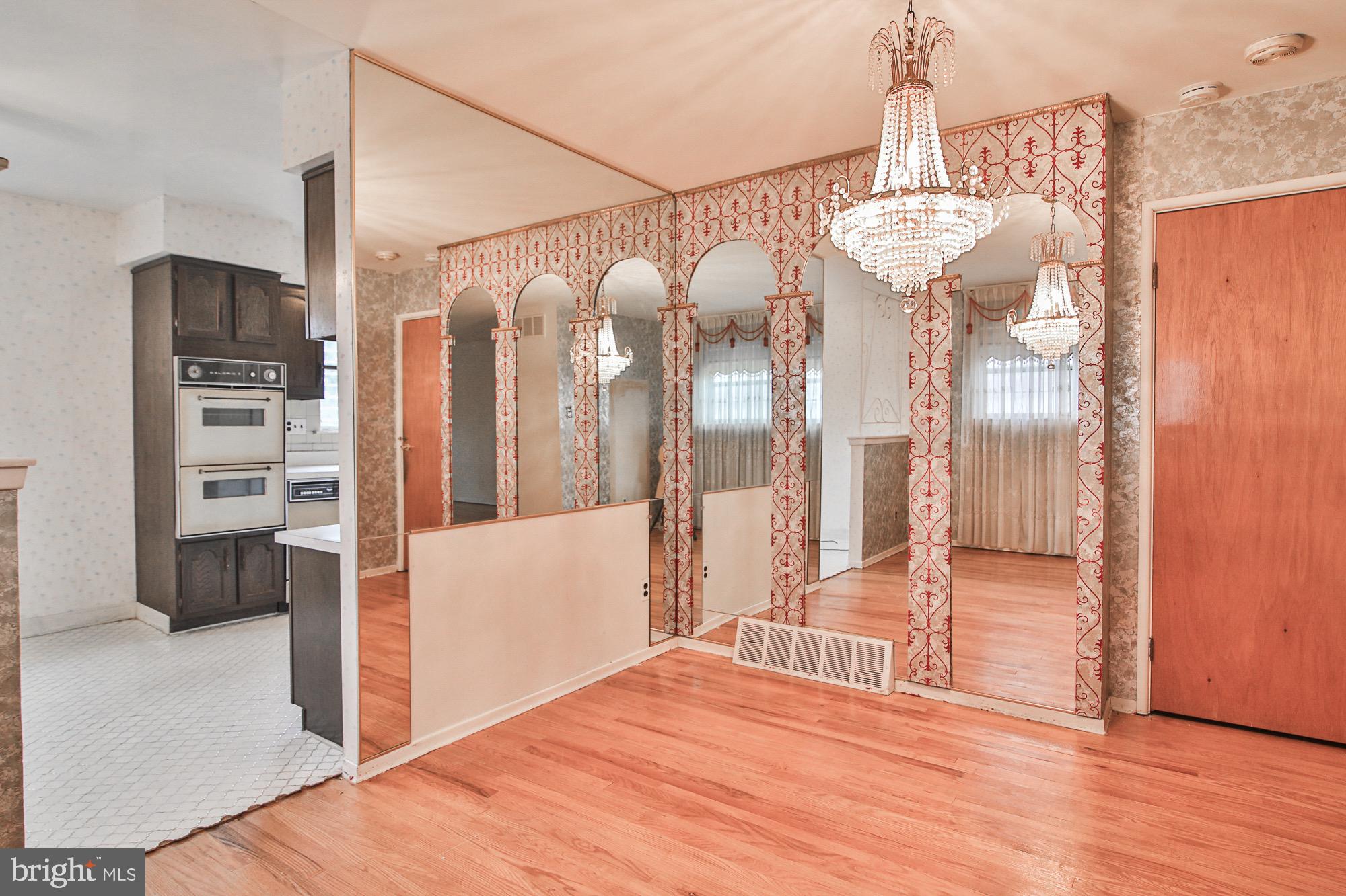 9954 Wingtip Road Philadelphia, PA 19115 - Photo 10 of 31 Gallery Image 10