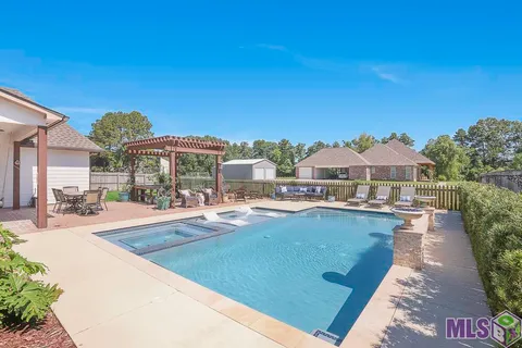 $725,000 | 36448 Lake Bend Avenue, Prairieville, LA 70769