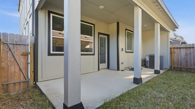 $2,400 | 1525 Blue Acer Drive, Houston, TX 77084