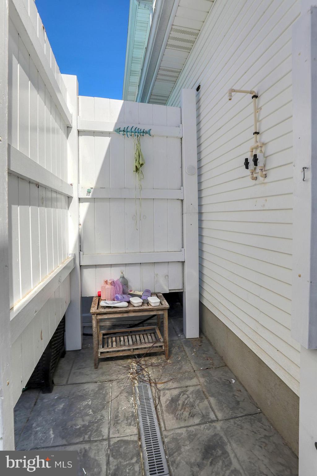 24 Blackpool Road Rehoboth Beach, DE 19971 - Photo 49 of 78 Outside Shower