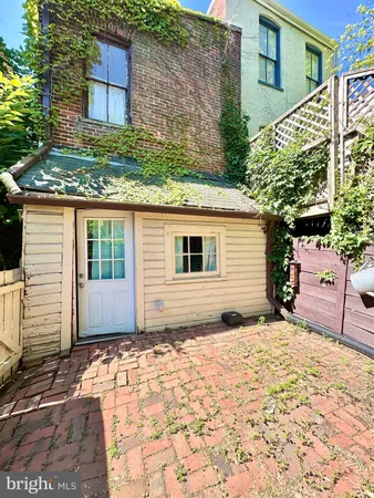$1,999 | 913 Prince Street, Unit 2, Alexandria, VA 22314