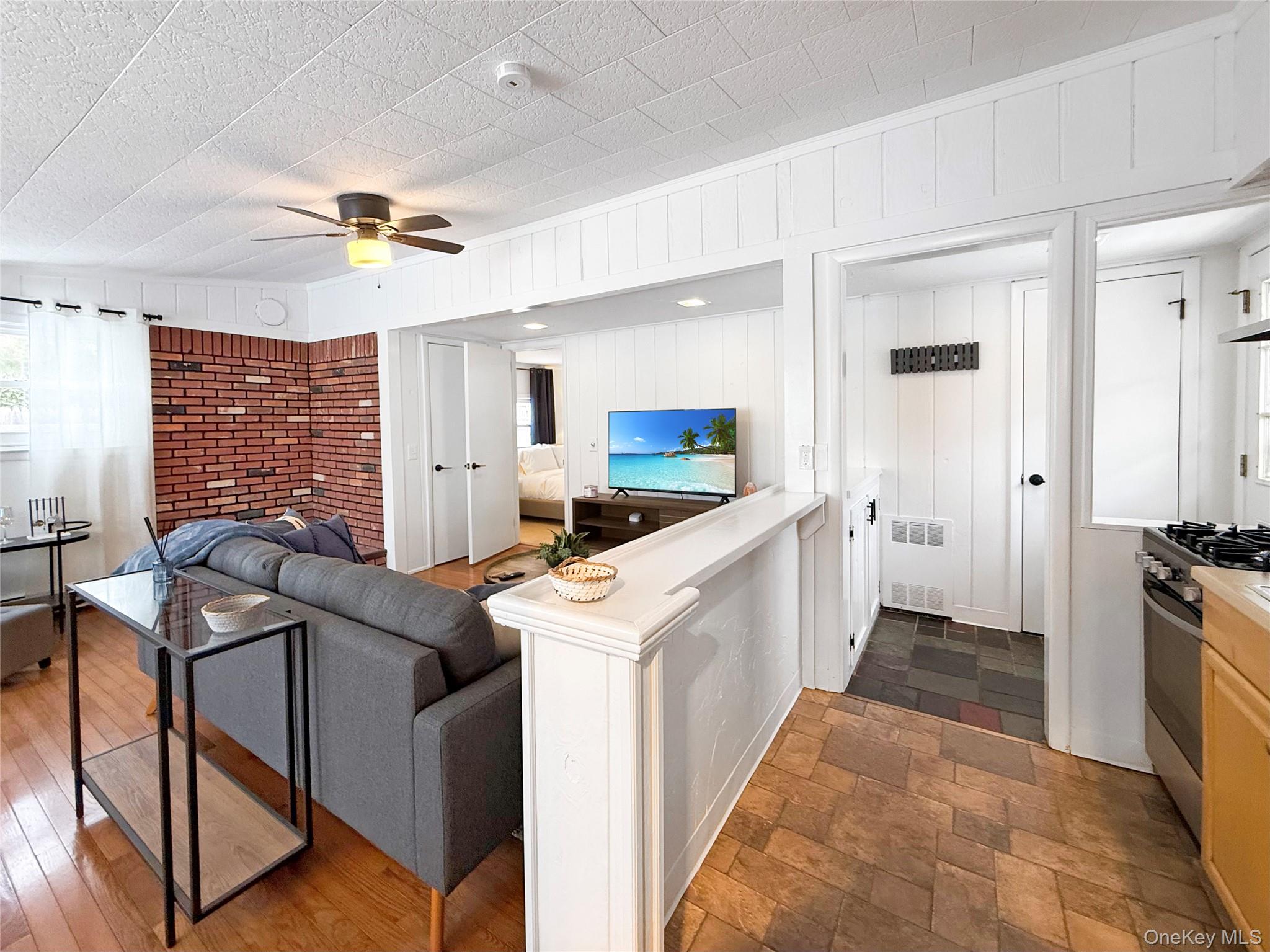 839 Pond View Road Riverhead, NY 11901 - Photo 4 of 19