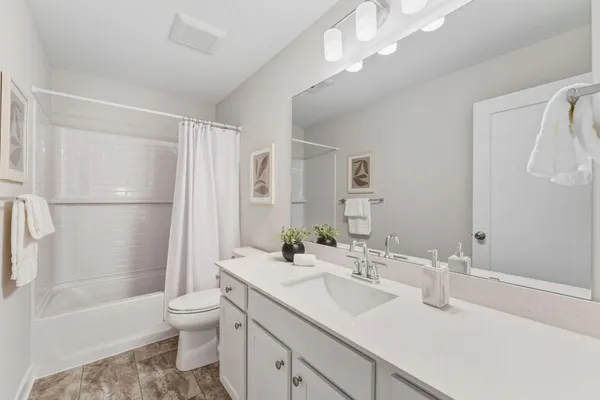 $569,900 | 386 Laurel Place, River Falls, WI 54022