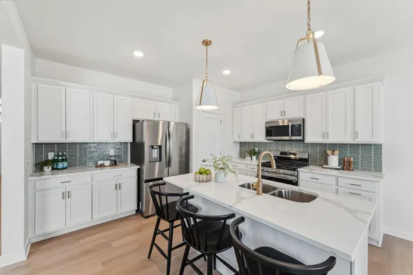 $569,900 | 386 Laurel Place, River Falls, WI 54022