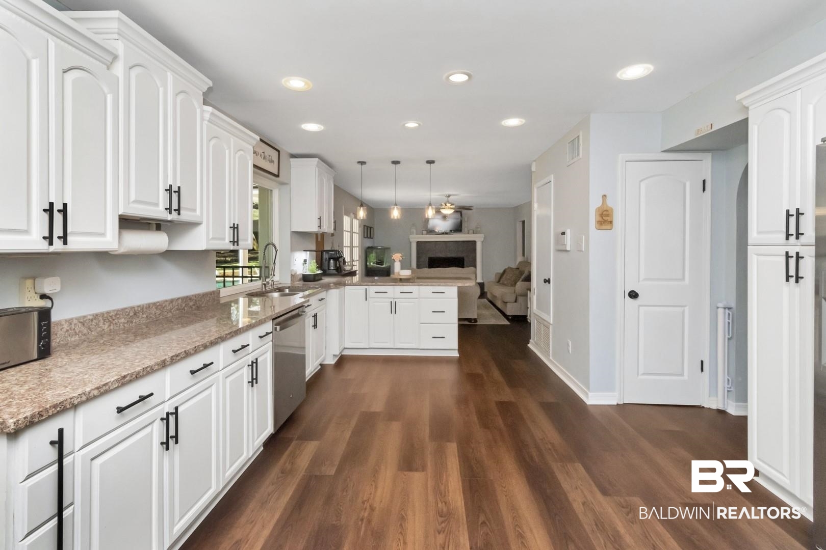 1508 Oak Cliff Court Mobile, AL 36609 - Photo 10 of 49