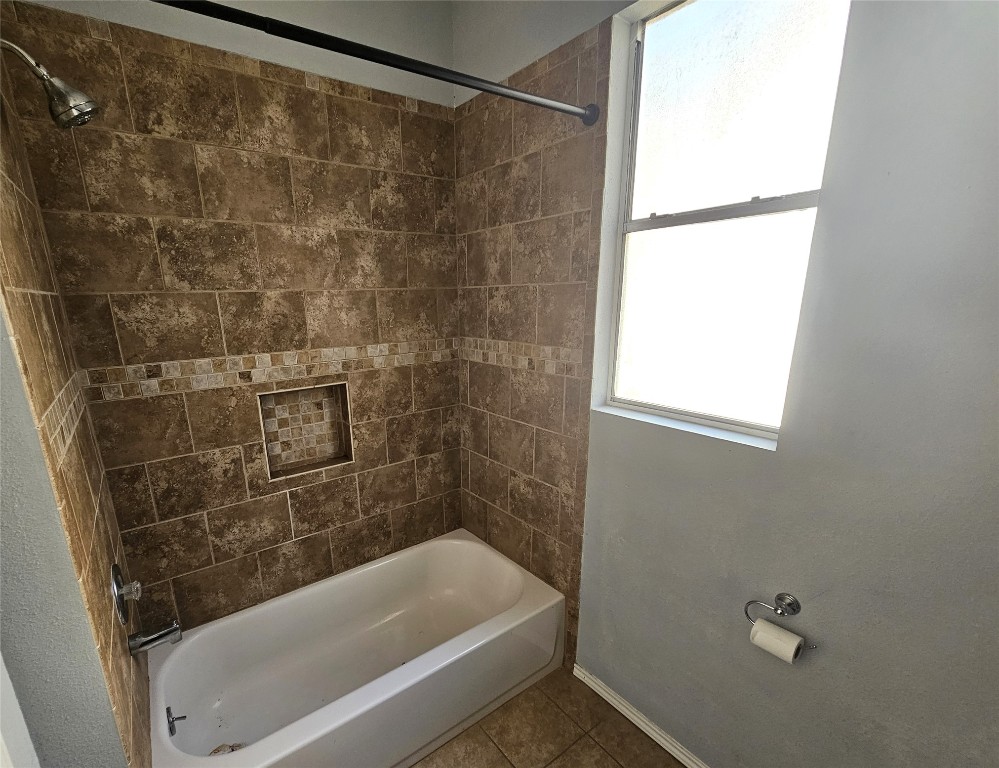 12503 Deer Falls Drive Austin, TX 78729 - Photo 16 of 26 Guest Bathroom