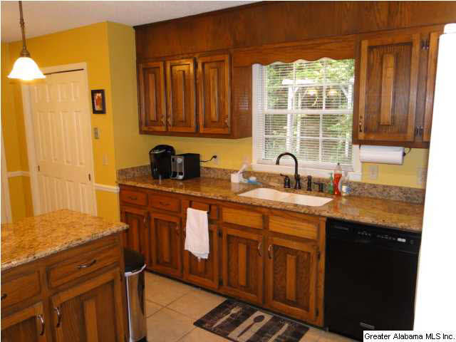 1821 Hamilton Road Pelham, AL 35124 - Photo 6 of 16