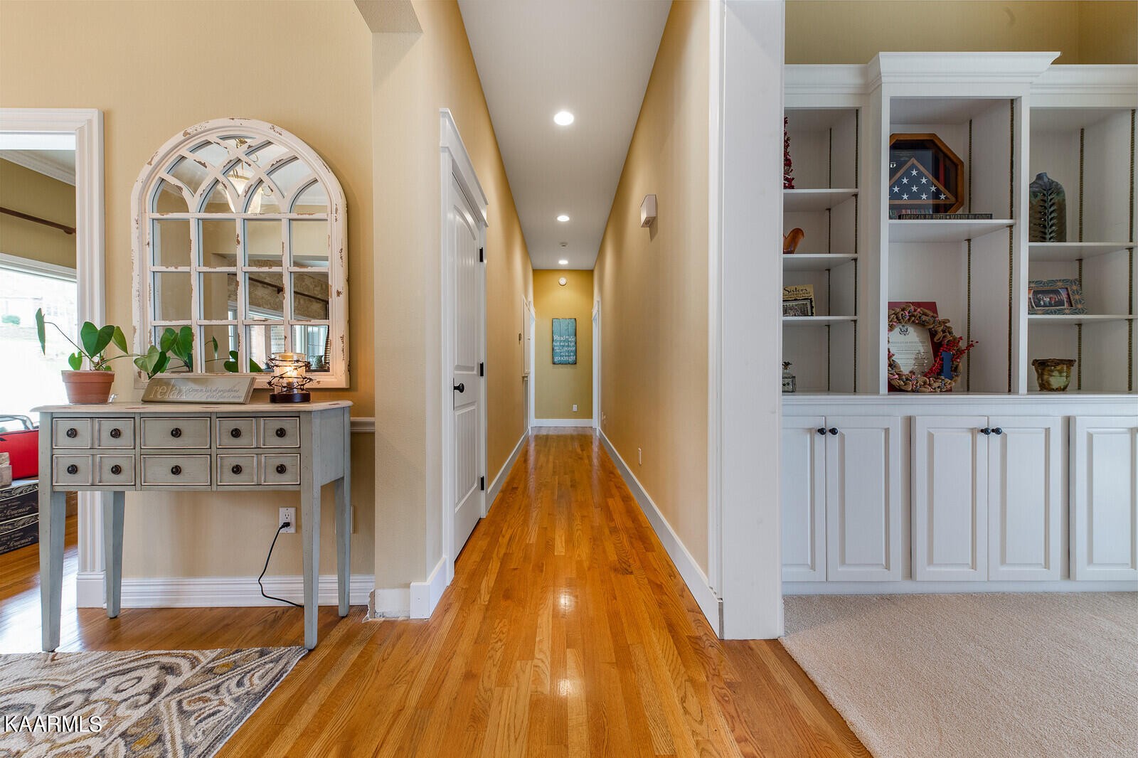 16 Milnor Circle Crossville, TN 38558 - Photo 16 of 50 a view of livingroom with furniture and wooden floor