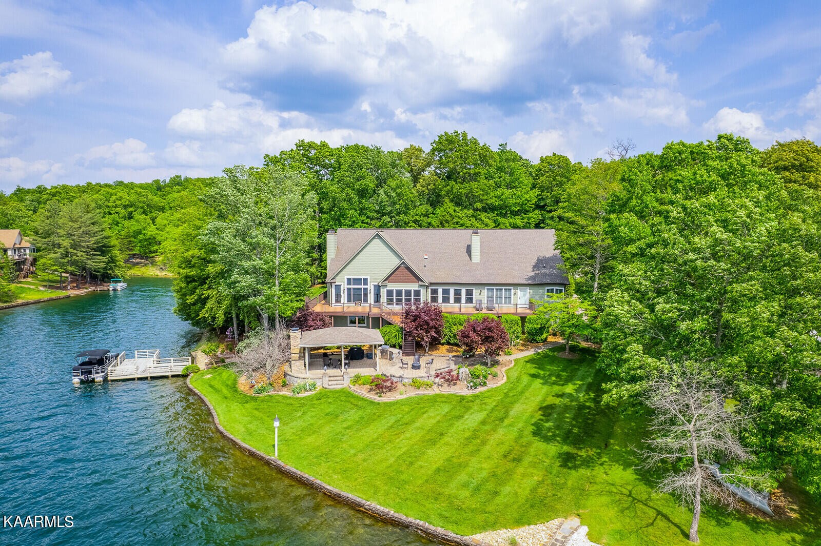 16 Milnor Circle Crossville, TN 38558 - Photo 2 of 50 a view of a house with a yard and a pool