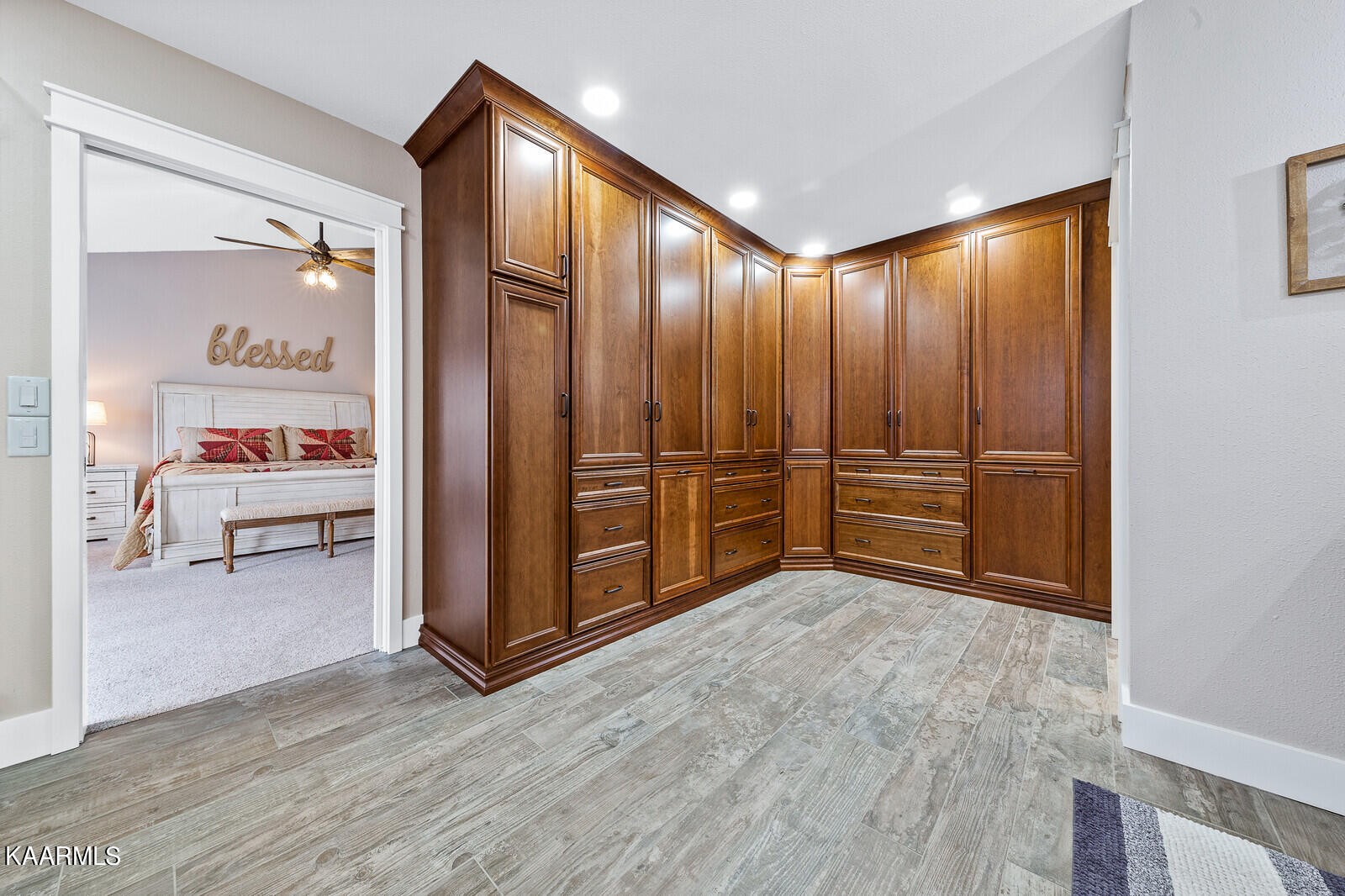 16 Milnor Circle Crossville, TN 38558 - Photo 22 of 50 a view of a livingroom with an empty space and workspace