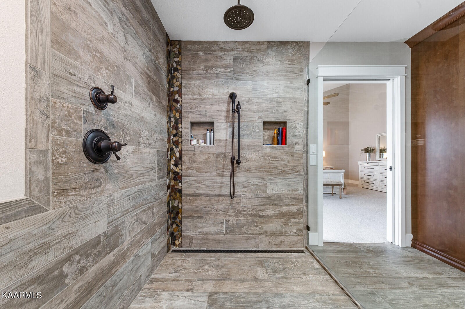 16 Milnor Circle Crossville, TN 38558 - Photo 23 of 50 a view of a bathroom shower