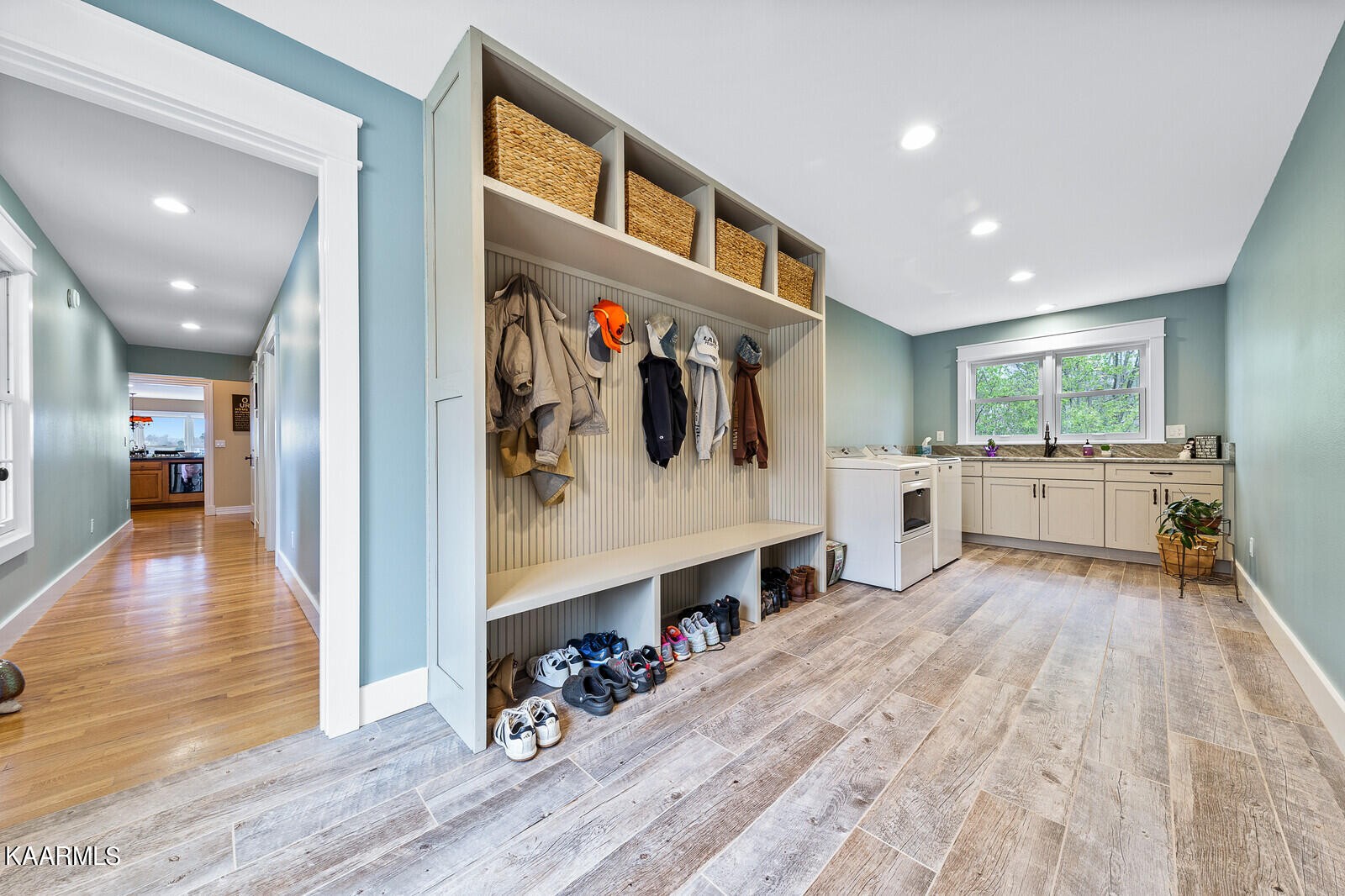 16 Milnor Circle Crossville, TN 38558 - Photo 33 of 50 a view of a living room