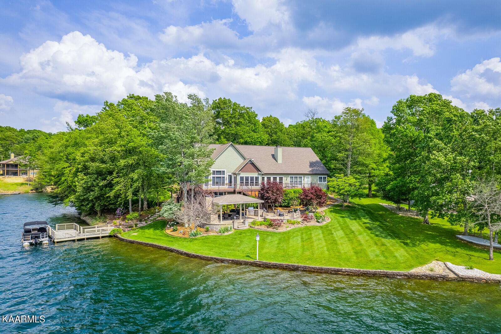 16 Milnor Circle Crossville, TN 38558 - Photo 48 of 50 a view of a house with pool and a yard