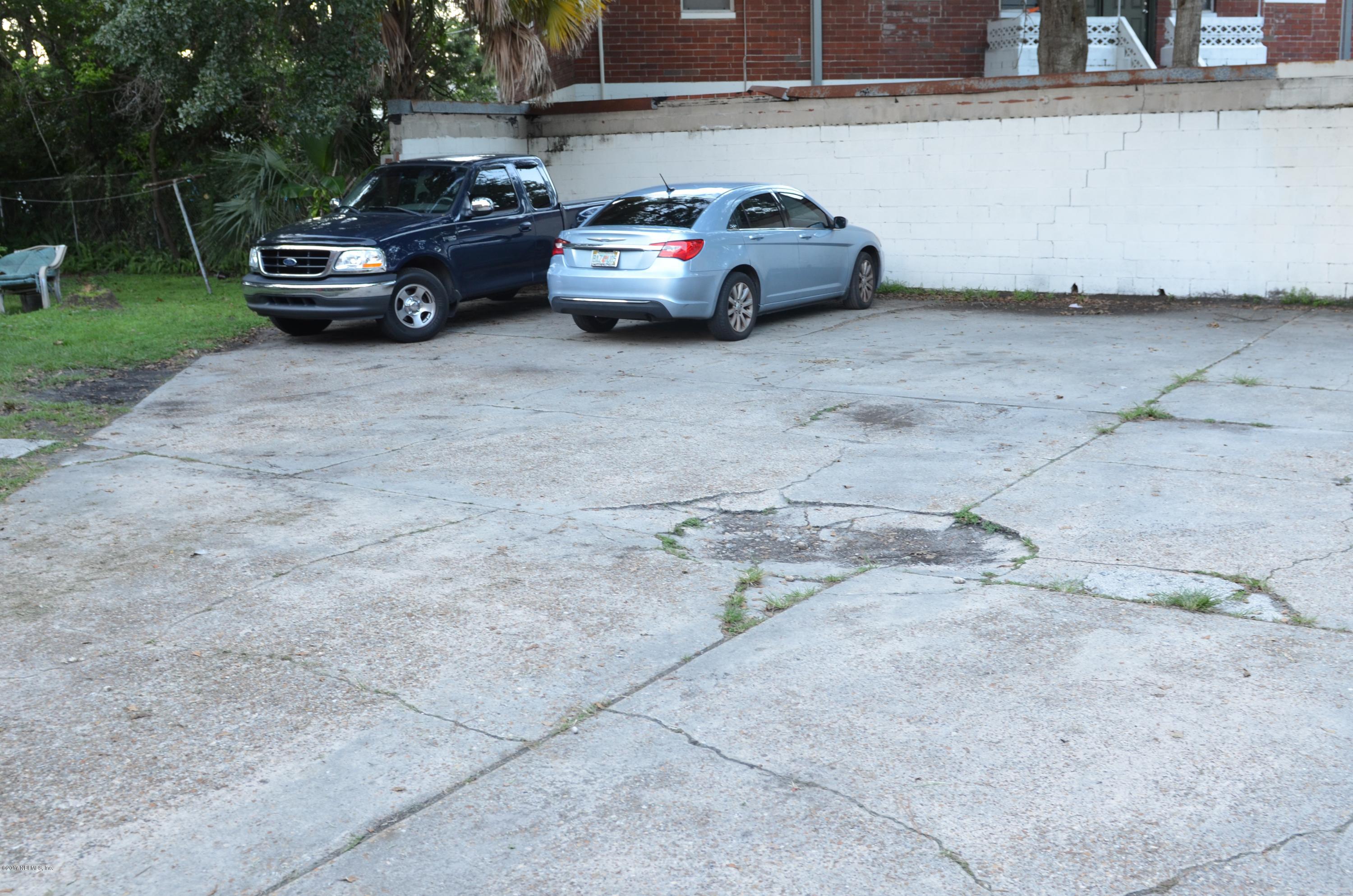 2129 Spring Park Road, Unit 14 Jacksonville, FL 32207 - Photo 3 of 6 DSC_0896