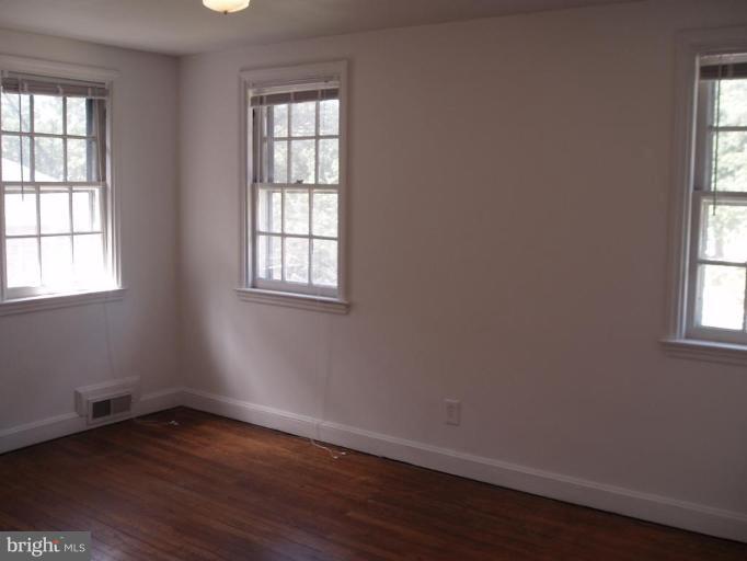 788 Charing Cross Road Baltimore, MD 21229 - Photo 13 of 24 Master Bedroom