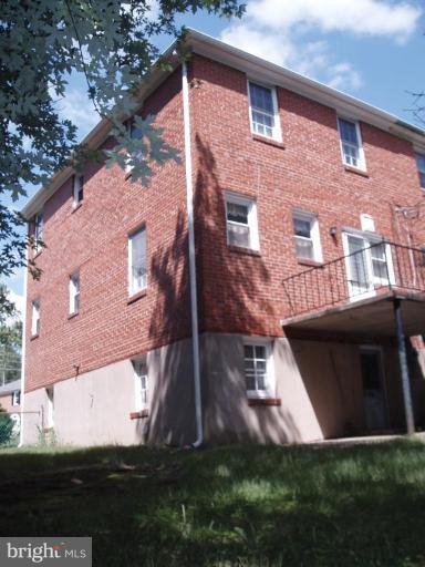 788 Charing Cross Road Baltimore, MD 21229 - Photo 21 of 24 Exterior (Rear)