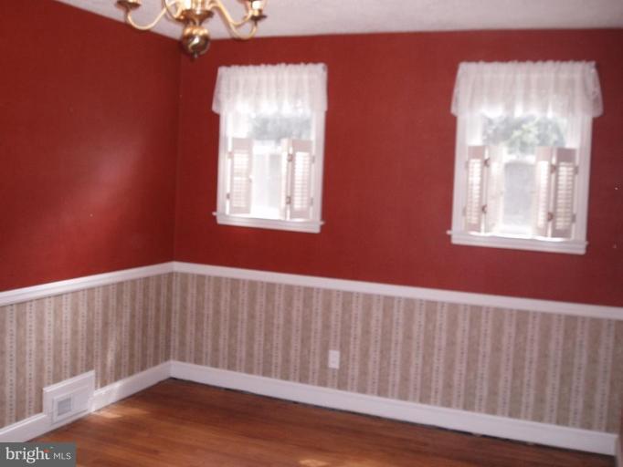 788 Charing Cross Road Baltimore, MD 21229 - Photo 6 of 24 Dining Area