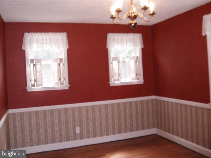 788 Charing Cross Road Baltimore, MD 21229 - Photo 7 of 24 Dining Room