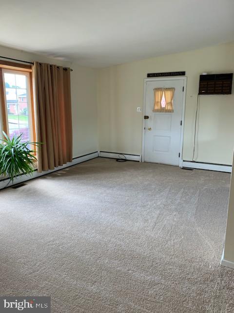 9038 Cloverly Road Philadelphia, PA 19136 - Photo 4 of 29 Gallery Image 4