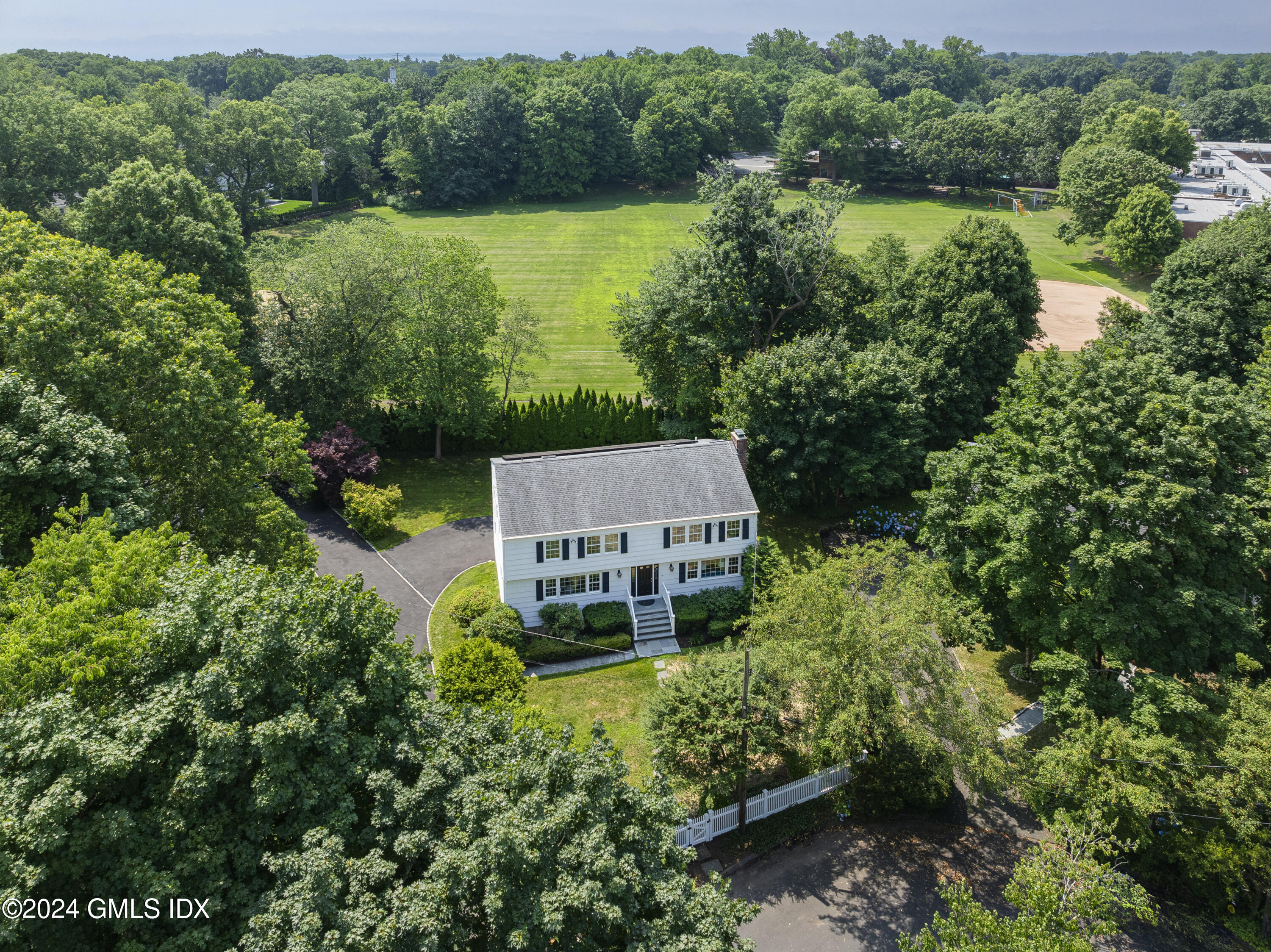 66 Lockwood Lane Riverside, CT 06878 - Photo 28 of 33 DJI_20240710112152_0021_D_KPN-Edit